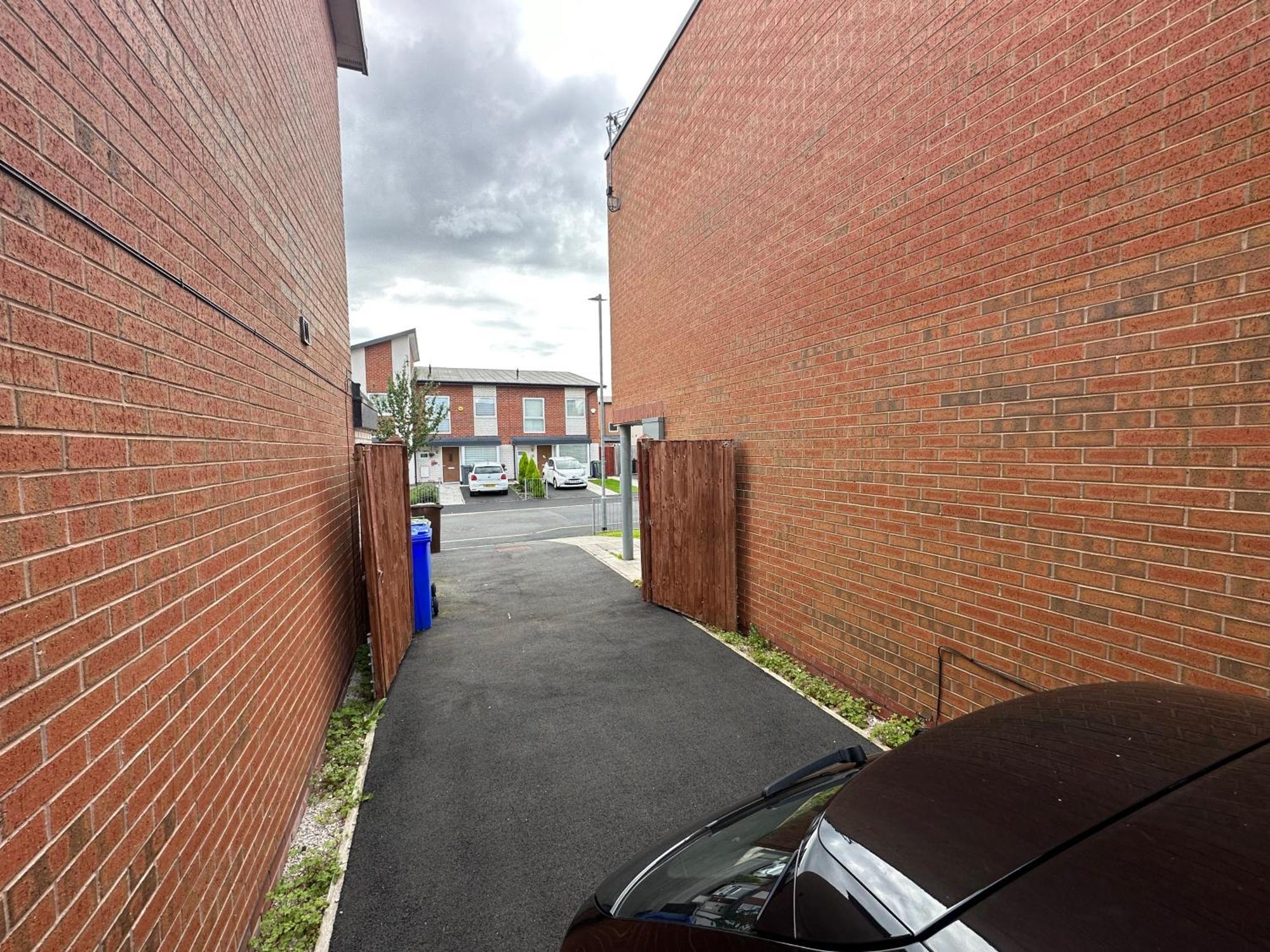 Ao Arena Etihad Gem 6 Guests Villa Manchester Exterior photo